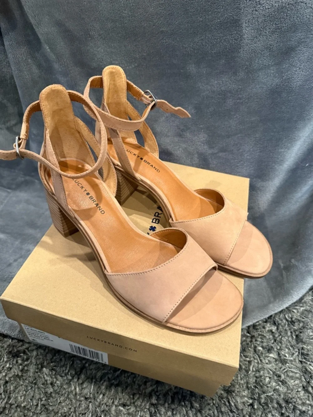Lucky Brand Solinio sandals‎ NIB size 8.5